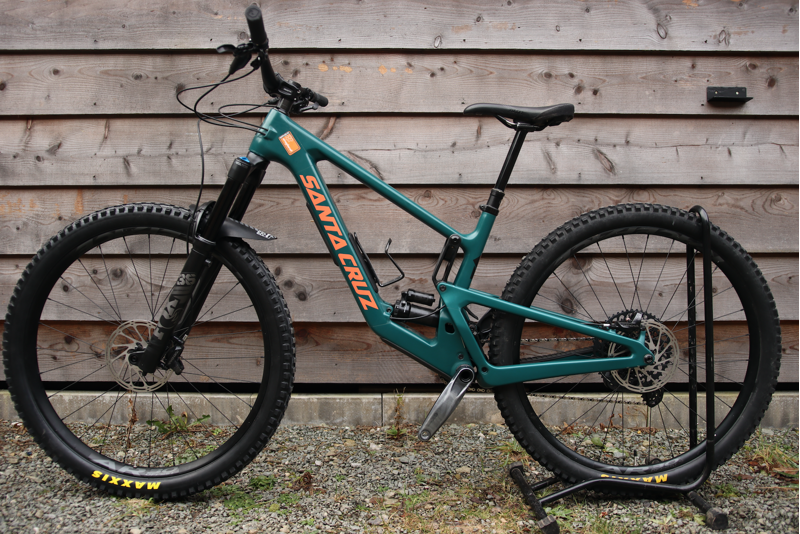Ex-Demo Bike - Santa Cruz Hightower S Model 23 - Medium - Green-11